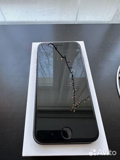 iPhone SE (2020), 64 ГБ