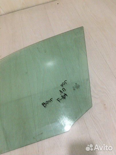 Стекло двери переднее левое Mercedes Benz C230