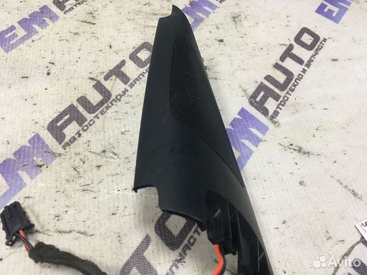 Уголок двери передней левой Фольксваген Бора