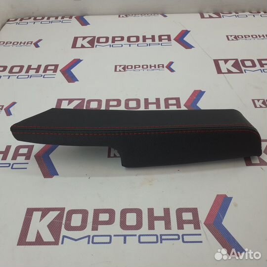 Накладка подлокотника передней левой двери кожа,кр