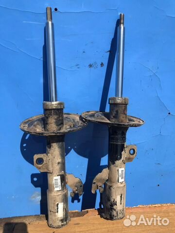 Амортизатор передний Toyota Camry V40