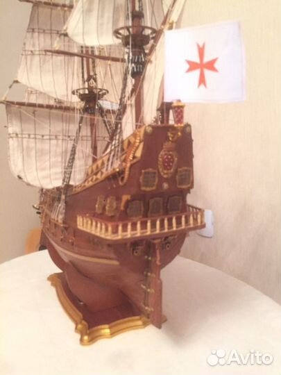Модель исторического парусника Галеон