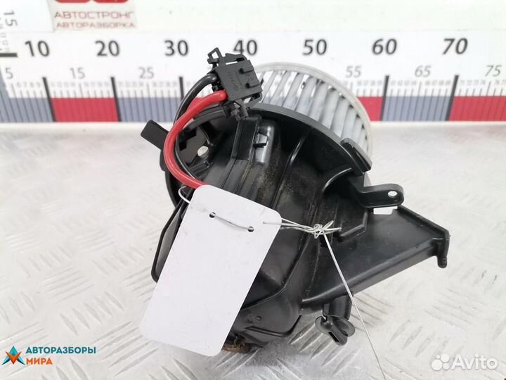 Моторчик печки Audi A5 8T 2011 8K2820021C