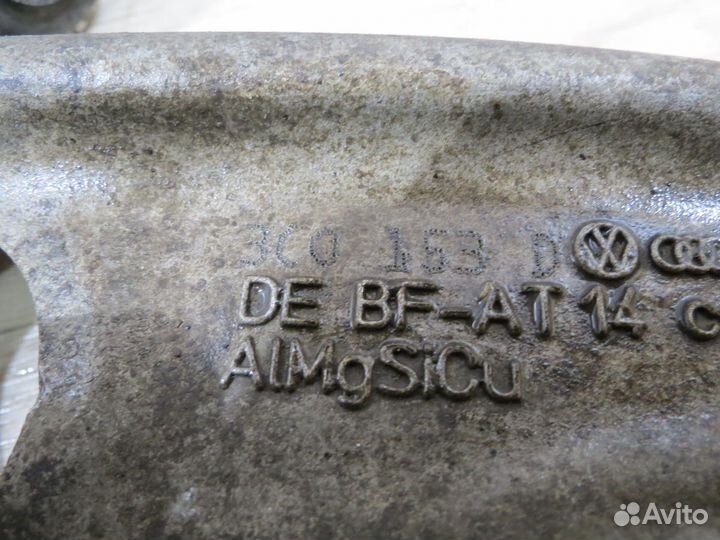 Рычаг передний правый Audi Q3