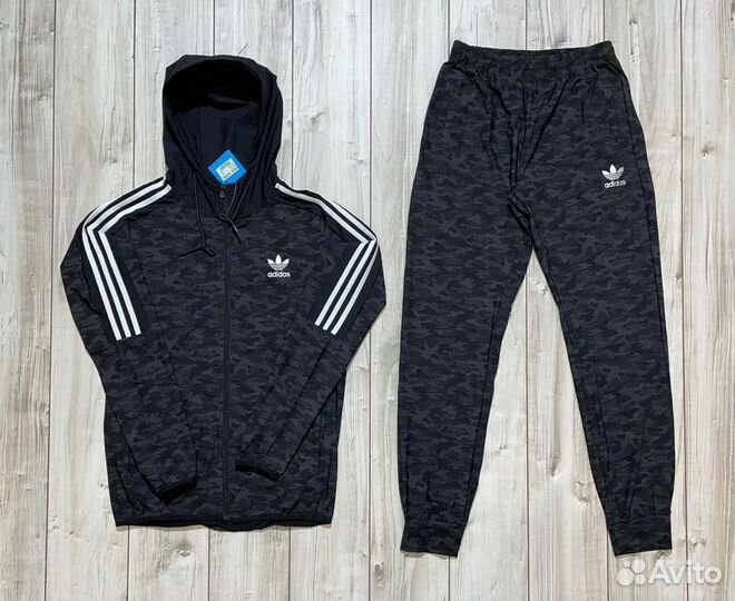 Спортивный костюм