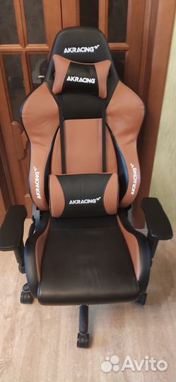 Игровое кресло AKRacing Premium