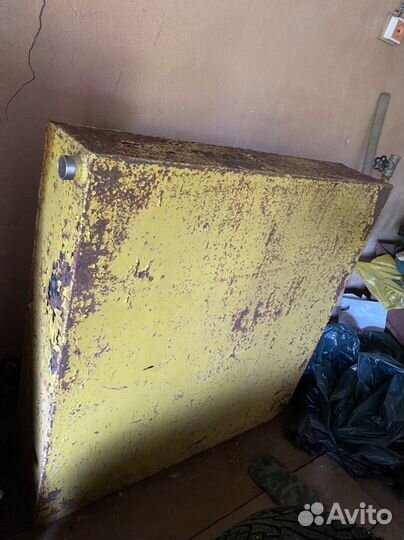 Бак для воды железный