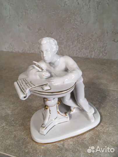 Статуэтка юный Пушкин лфз