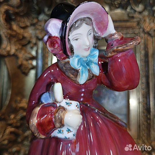 Рождественское время.Статуэтка.Royal Doulton