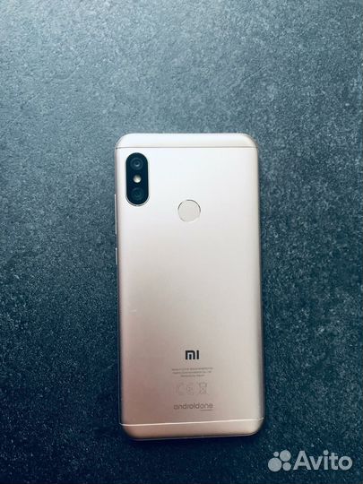 Xiaomi Mi A2 Lite Android One, 4/64 ГБ