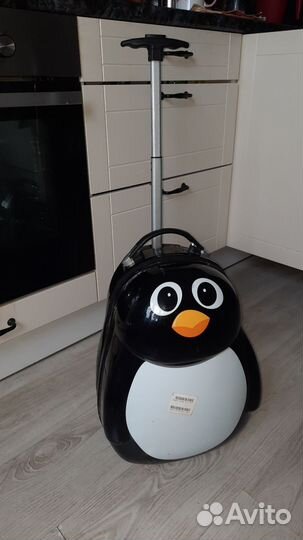 Чемодан на колесах детский