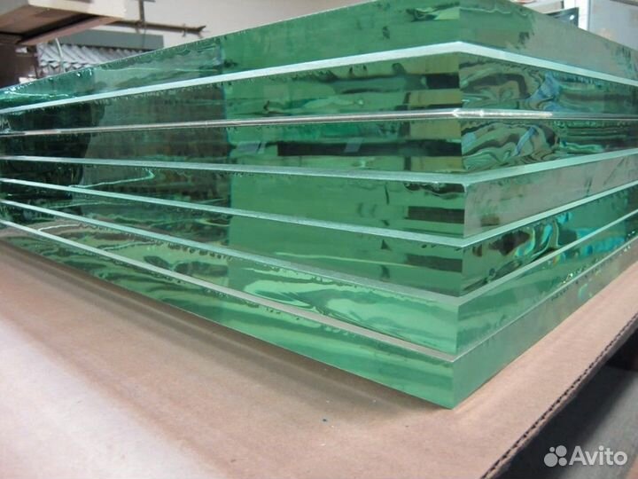 Стекло двери верхнее JCB