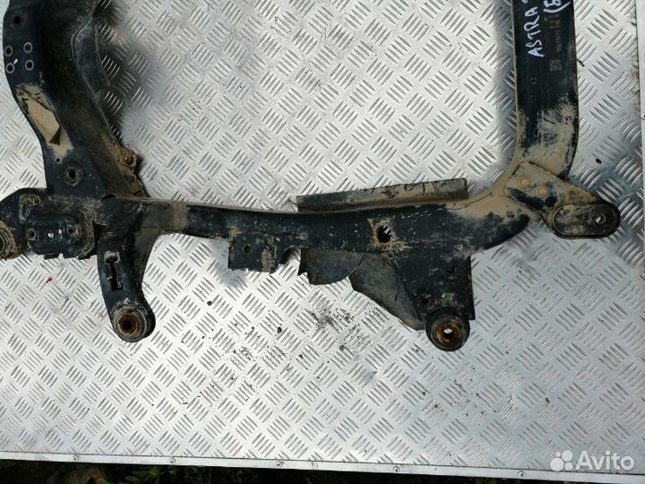 Подрамник передний Opel Astra H L69 Z18XER 2008