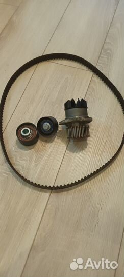 Комплект грм (ремень, помпа, ролики) Лада Xrey