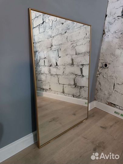 Зеркало в алюминиевой раме