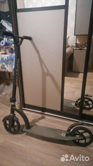 Самокат Reaction 200