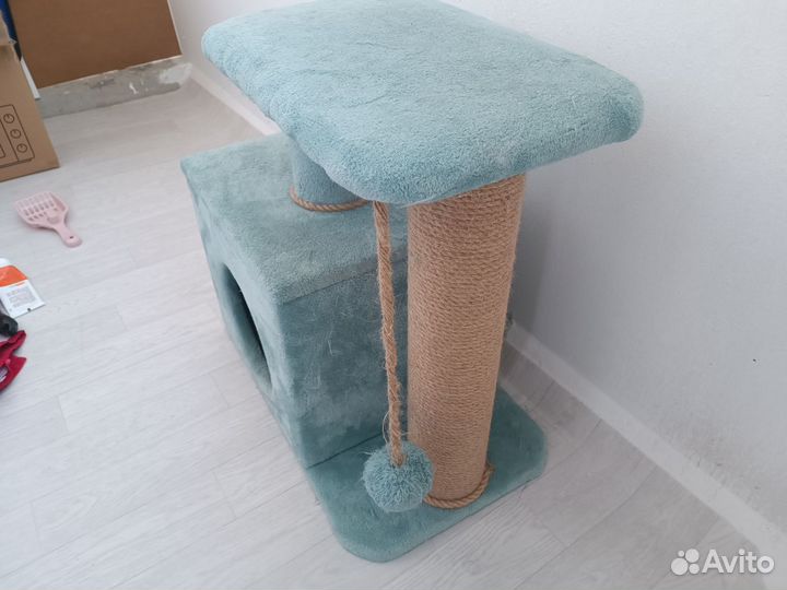 Домик с когтеточкой для кошки