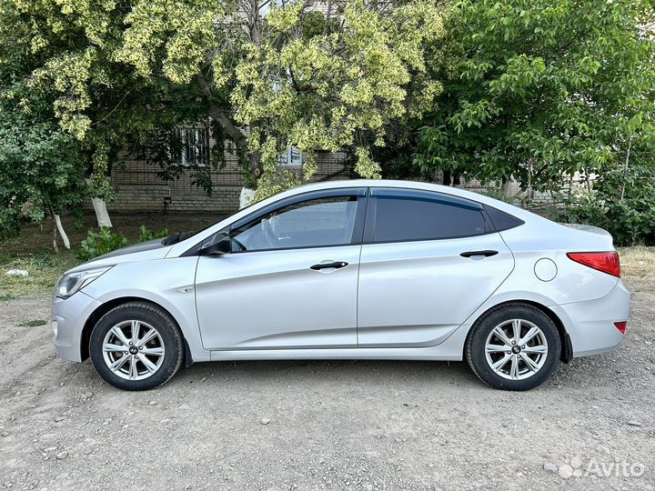 Hyundai Solaris 1.4 AT, 2015, 176 000 км