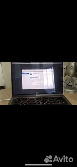 Apple macbook air 11 (2011)