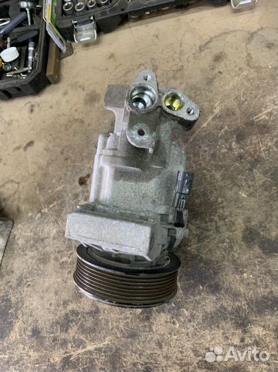 Компрессор кондиционера Renault Sandero Stepway 2