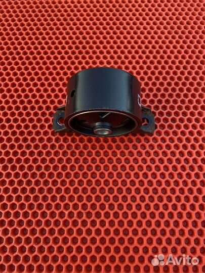 Опора двс нижняя задняя Mitsubishi Carisma