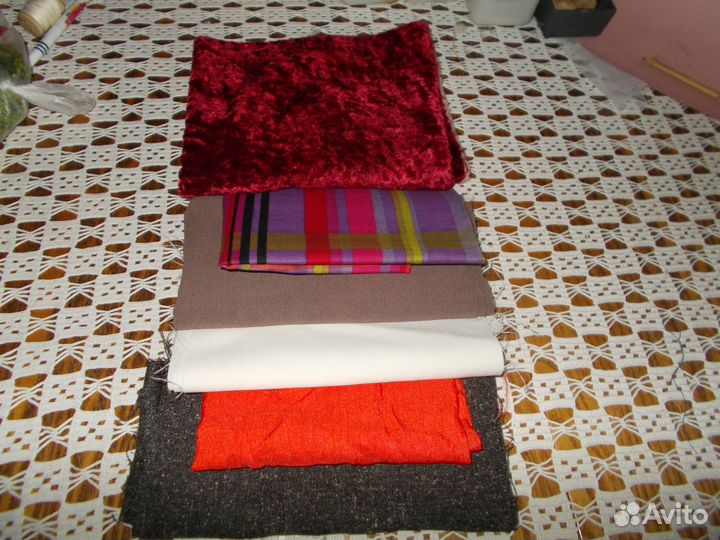 Продам Отрезки тканей для поделок и т.п