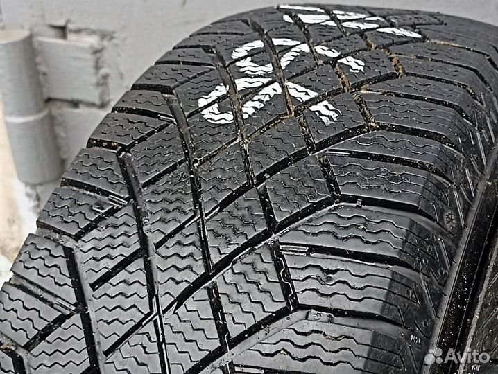 Continental ContiVikingContact 7 205/65 R15 99T