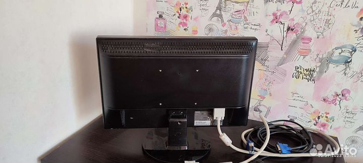 Монитор Philips 19