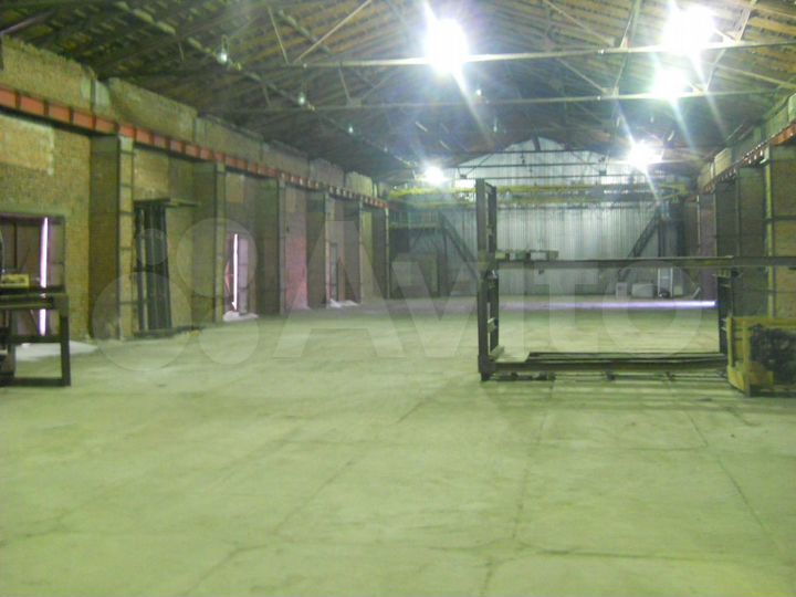 Склад, 1050 м²