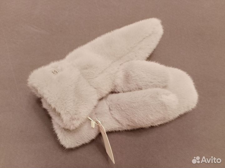 Варежки меховые женские