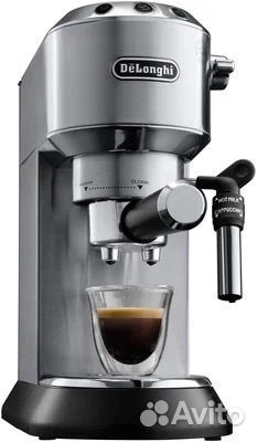 Кофеварка рожкового типа DeLonghi EC685.M