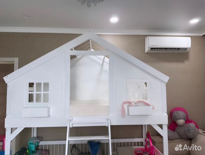 Детская кровать домик с матрасом