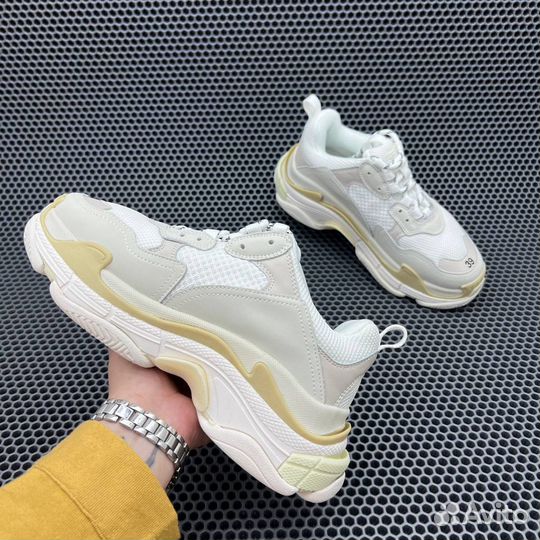 Кроссовки Balenсiaga Triple S 2.0 White Beige Gray