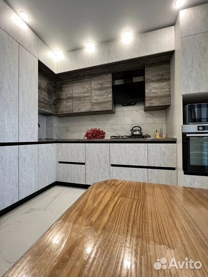 П образная кухня на заказ. Фабрика в Челябинске