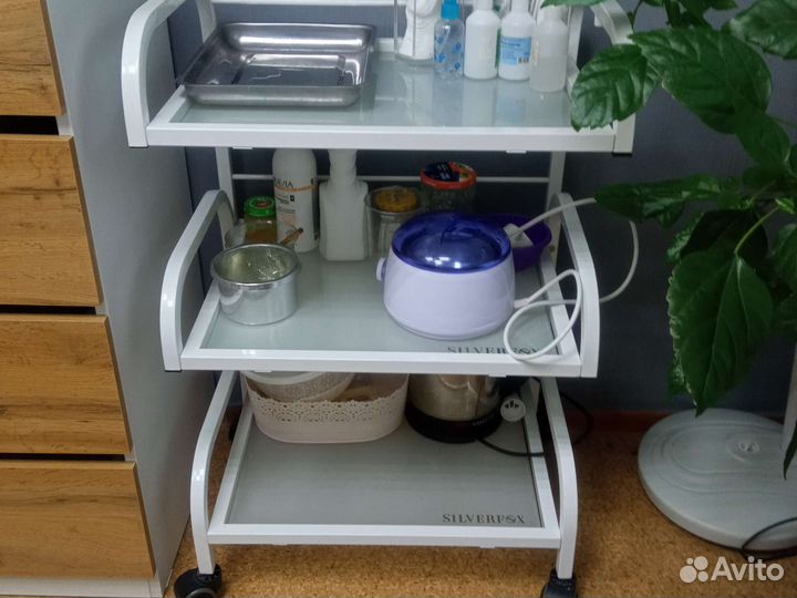 Косметологический столик