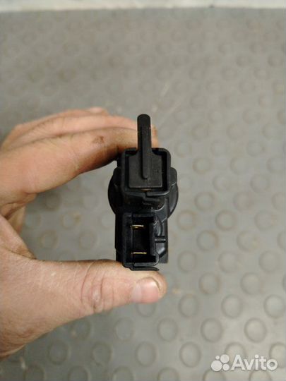 Активатор лючка бензобака Renault Fluence седан