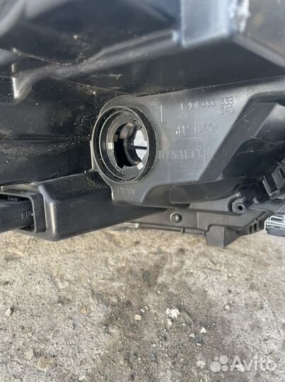 Фара левая Dacia Duster 2017-2020