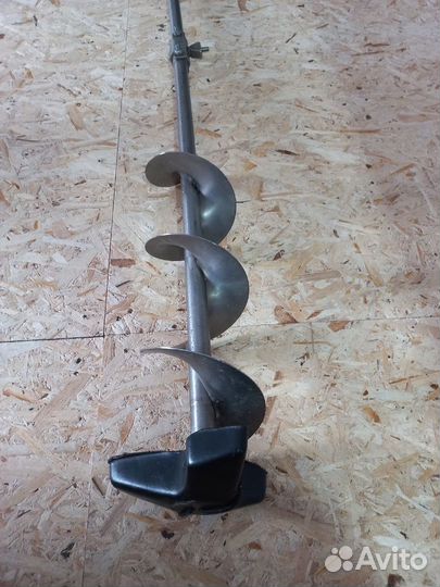 Титановый ледобур трехножевой 130