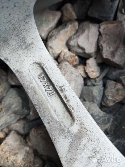 Bridgestone Blizzak DM-V1 225/65 R17