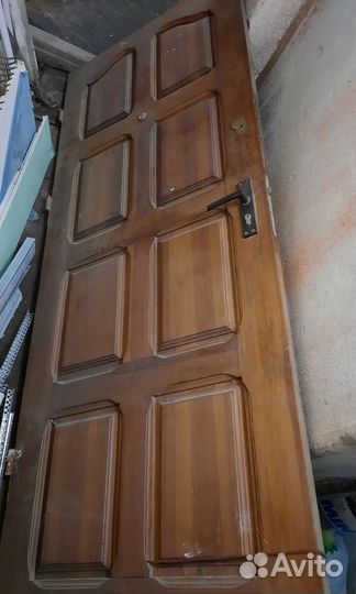 Дверь деревянная
