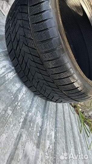 Zmax Winterhawke II 275/40 R21 107H