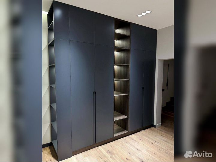 Шкаф распашной с антресолью