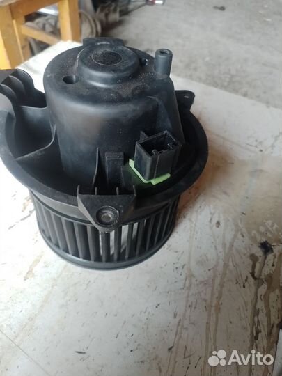 Моторчик печки Ford focus 1 2.0 zetes USA