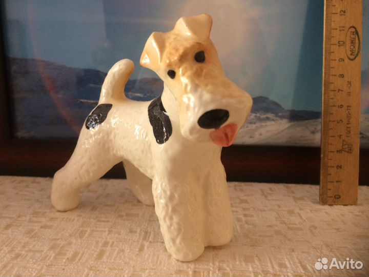 Фарфоровые статуэтки собака Фокстерьер