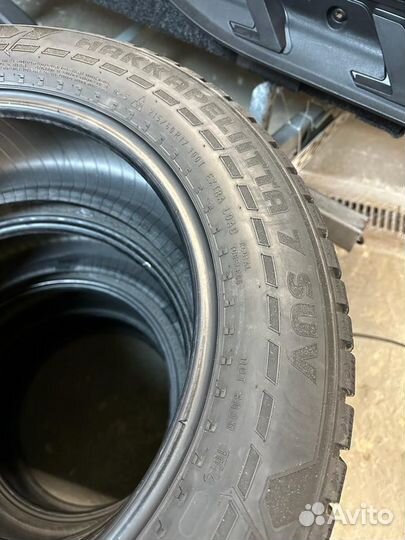 Покрышки 215/60 R17 зимние шипованные Nokian