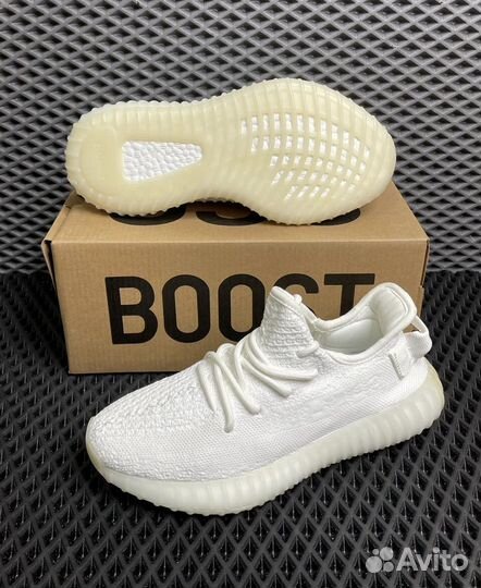 Кроссовки Adidas Yeezy boost 350 женские