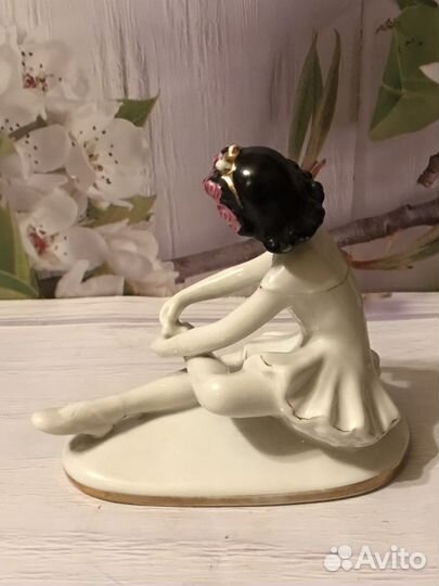 Фарфоровая статуэтка лфз