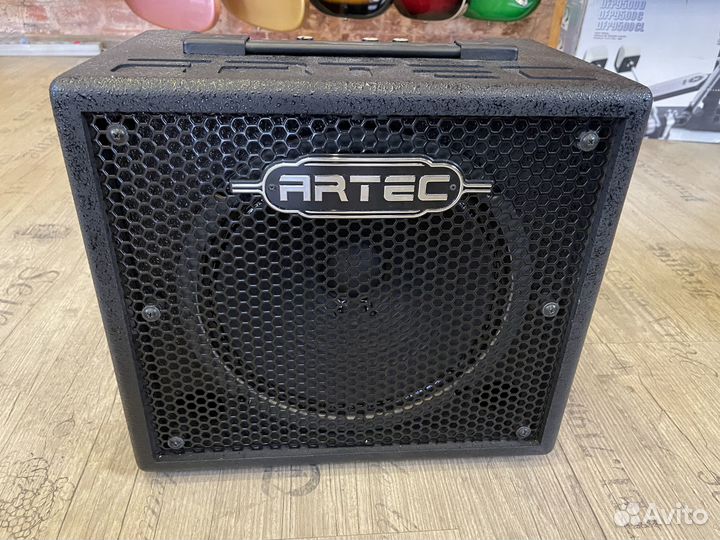 Комбоусилитель Аrtec B25S для бас-гитары 25W