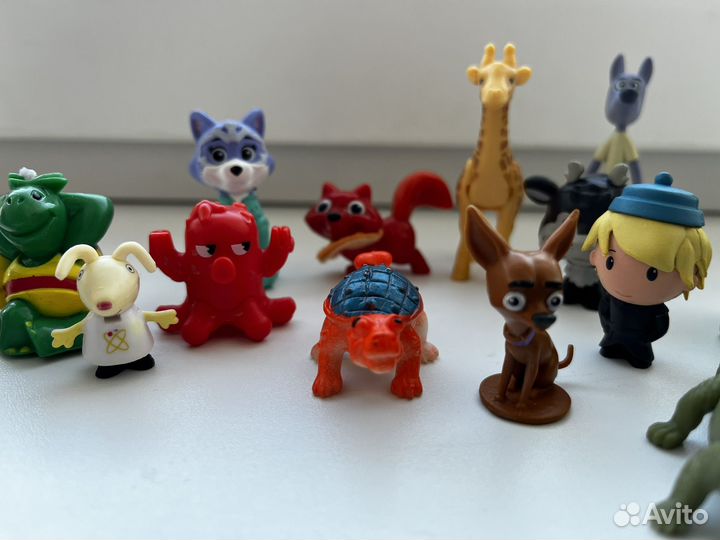 Игрушки из киндера 18 штук