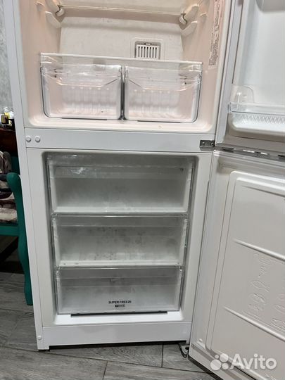 Холодильник no frost 200 см